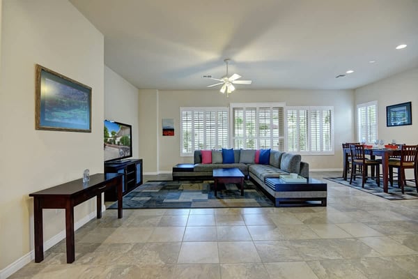 LIVING ROOM HEAD ON