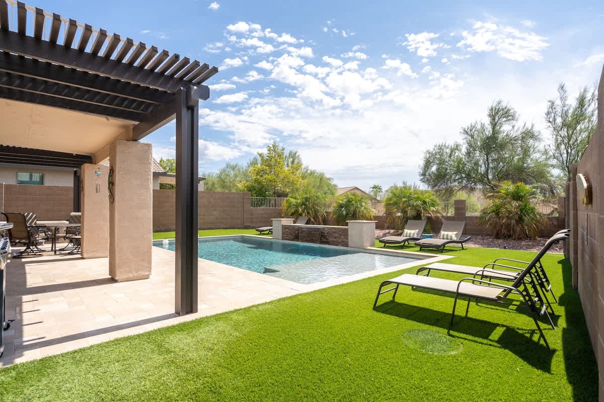 YARD/POOL