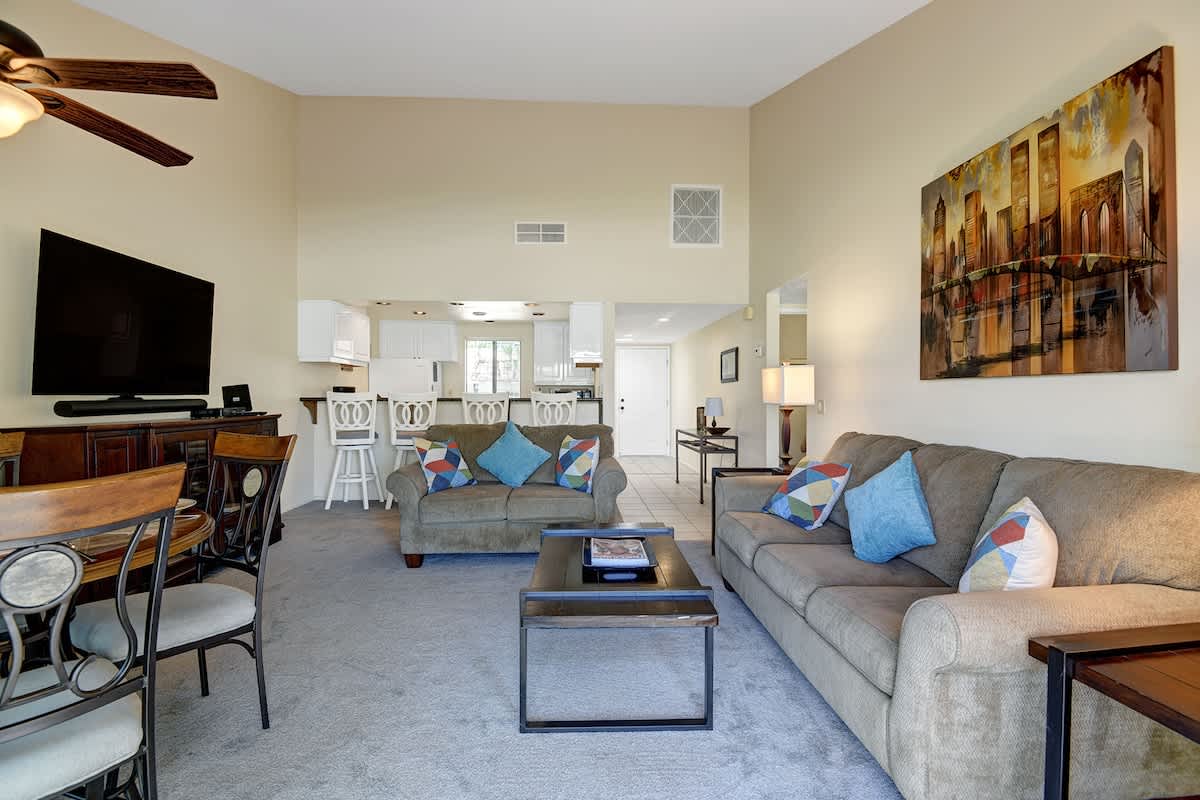 LIVING SPACE REVERSE