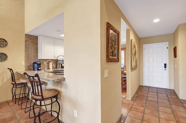 KITCHEN BAR TOP